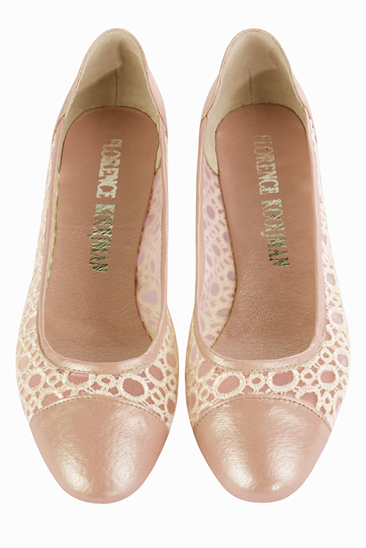 Powder pink and champagne white women's ballet pumps, with low heels. Round toe. Flat leather soles. Top view - Florence KOOIJMAN